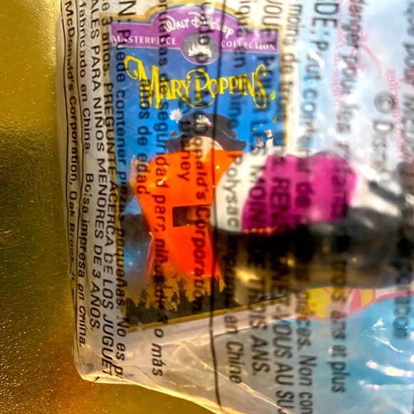 WALT DISNEY MARY POPPINS VTG 1998 McDONALDS HAPPY MEAL TOY #4 VIDEO FAVORITES 3” - Picture 5 of 9